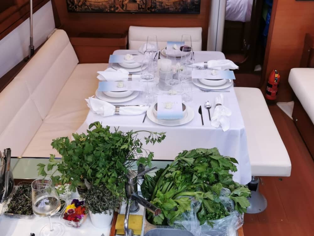 A getaway to the Barcelona coast with cava and appetizers