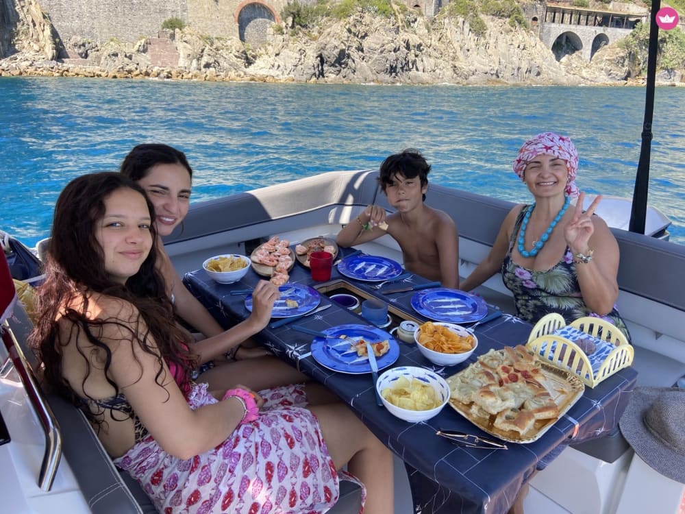 Excursión exclusiva en barco por las Cinque Terre