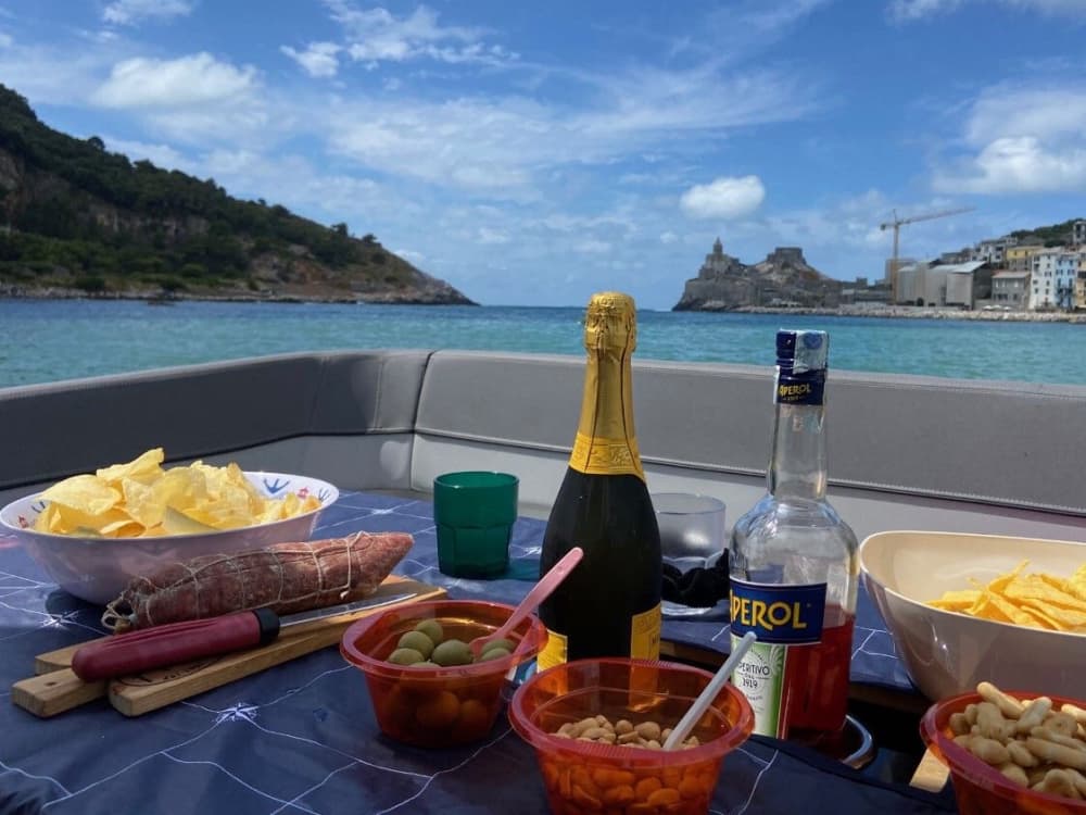 Excursión exclusiva en barco por las Cinque Terre