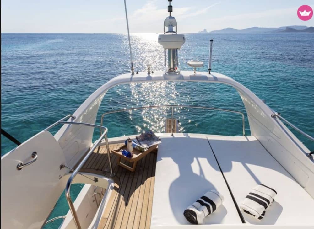 Scopri la costa di Marbella: esperienza di mezza giornata in barca di lusso