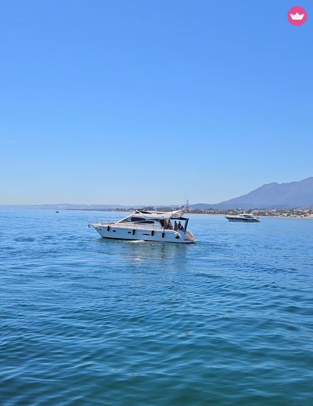 Scopri la costa di Marbella: esperienza di mezza giornata in barca di lusso