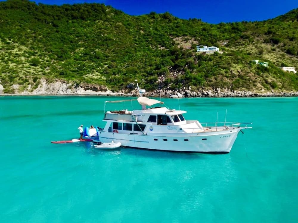 Délices caribéens d'une demi-journée : baignade, dégustation de cocktails et découverte de Saint-Martin par la mer