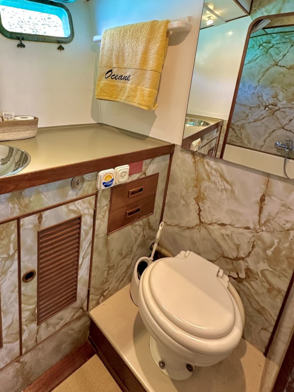 Délices caribéens d'une demi-journée : baignade, dégustation de cocktails et découverte de Saint-Martin par la mer