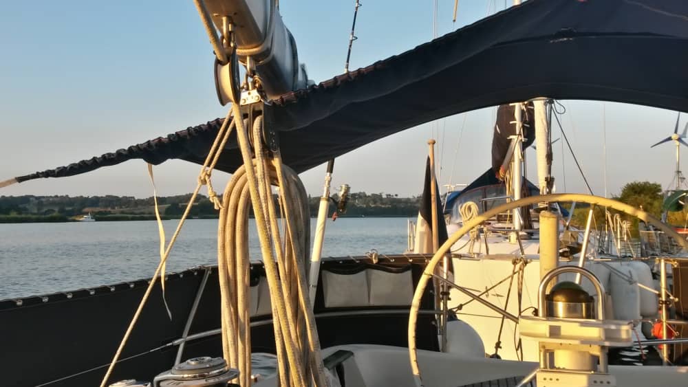 Explorez Brest et profitez d'une journée complète de navigation à voile.