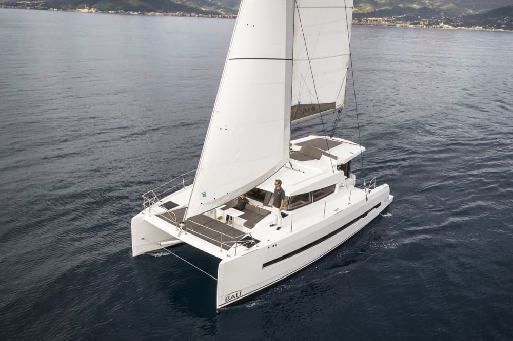 Geniet van Marbella aan boord van een luxe catamaran met drankjes en snacks inbegrepen - 3 uur