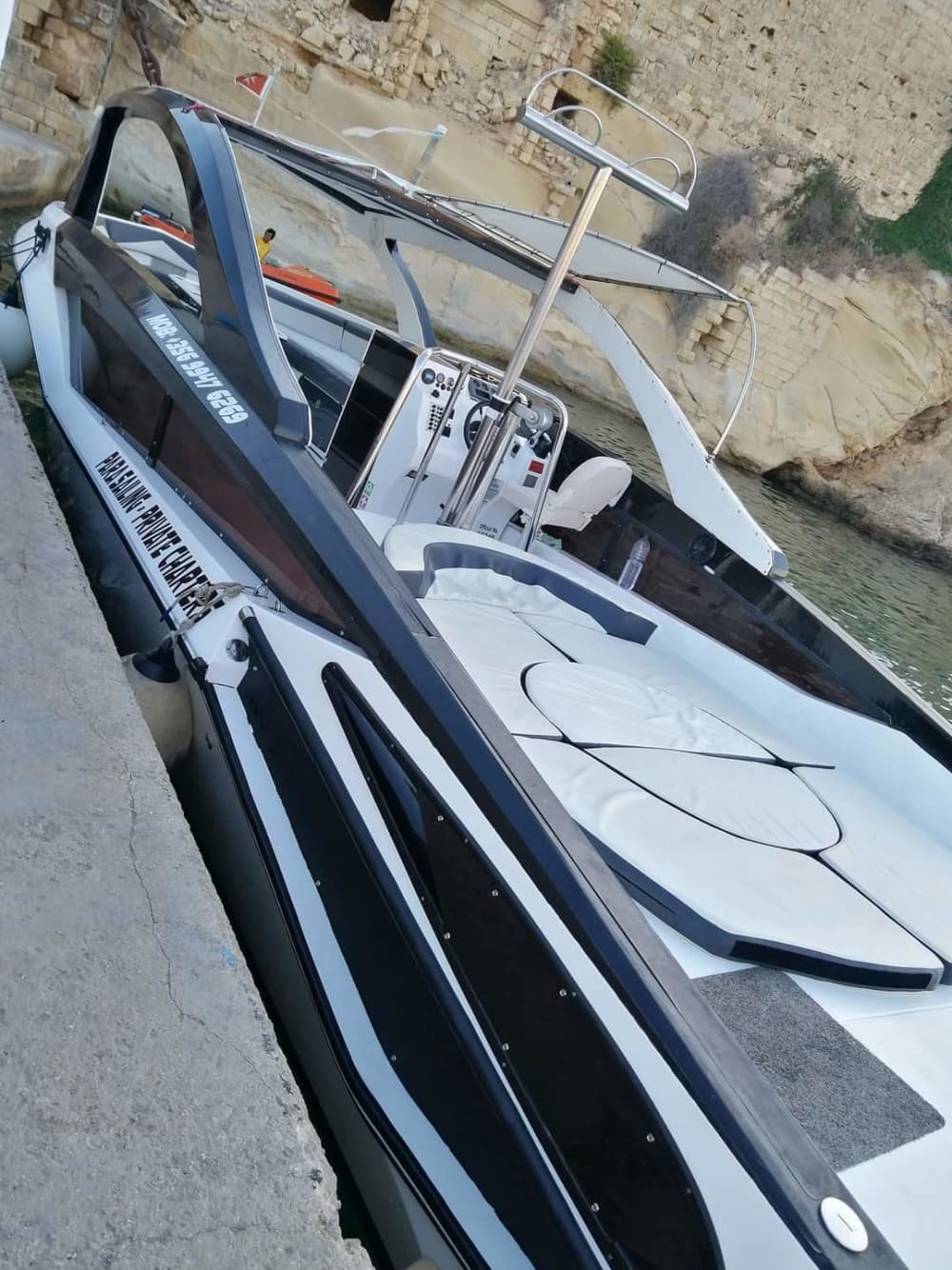 Ciesz się 3,5 godziny słońcem na motorówce na Malcie