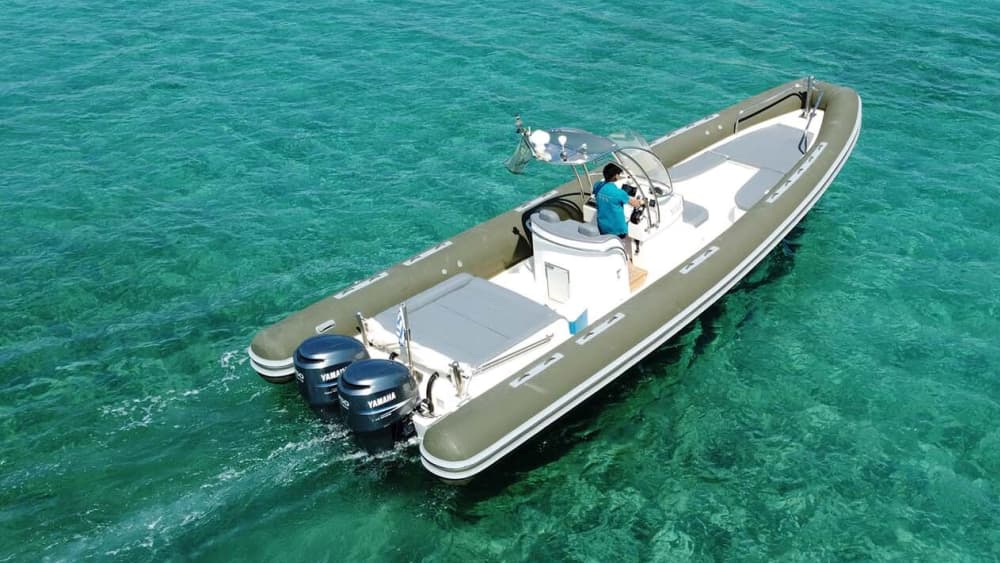 Enjoy the sun on a 8h boat trip in Porto Cheli