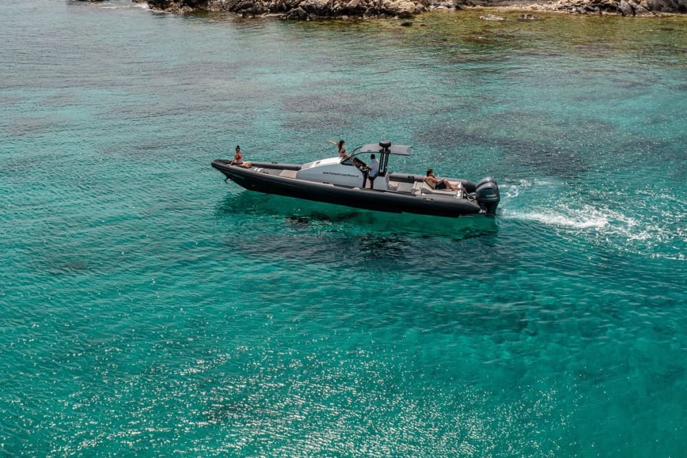 Enjoy 8h on a motorboat in Naxos