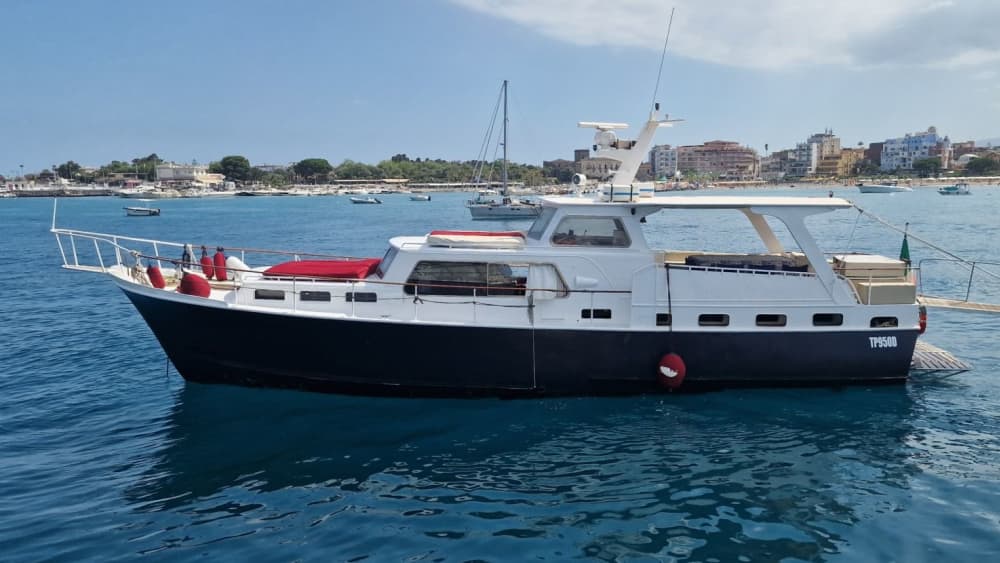 Twilight Tides & Dolphin Dreams: En solnedgångskryssning i Taormina Bay