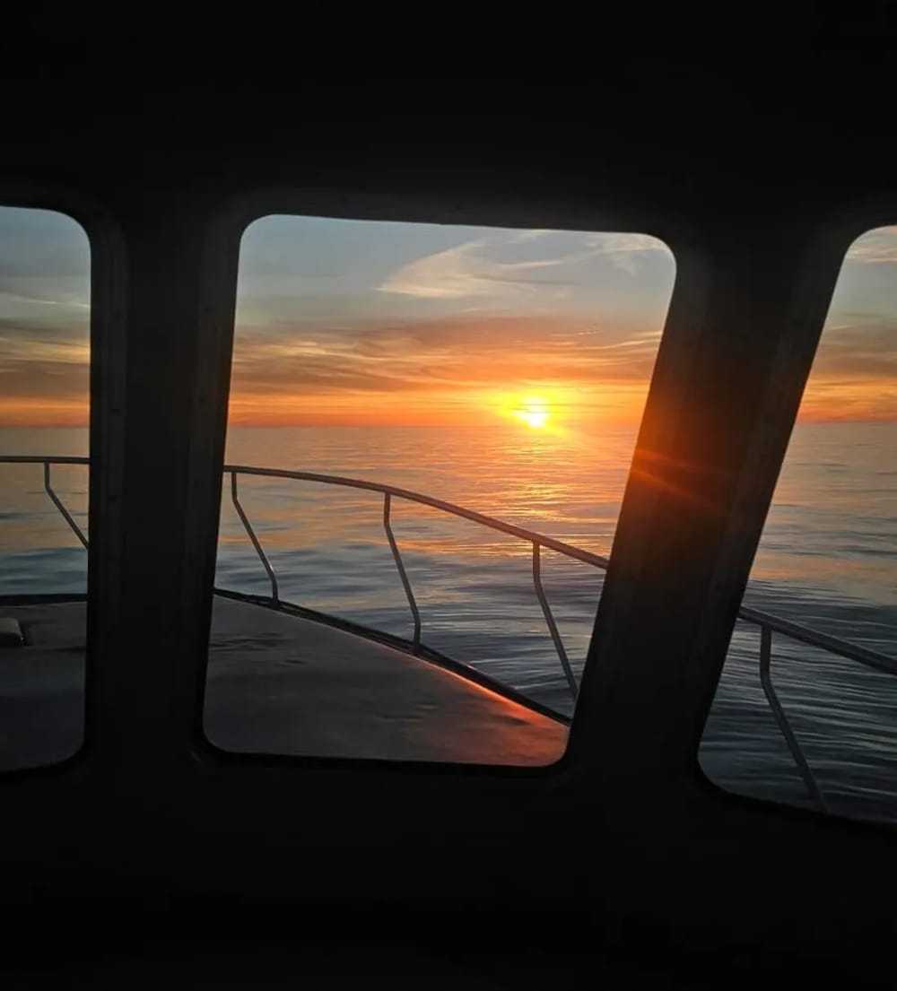 Rejs o zachodzie słońca na pokładzie Be Happy