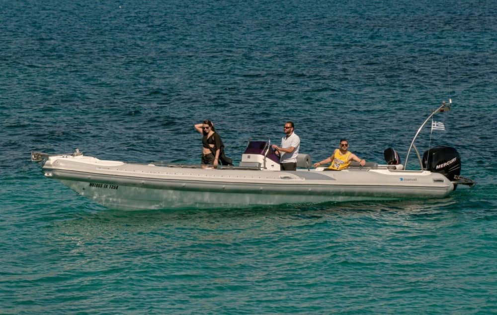 Escursione di mezza giornata alla scoperta di Naxos: una breve fuga in motoscafo.