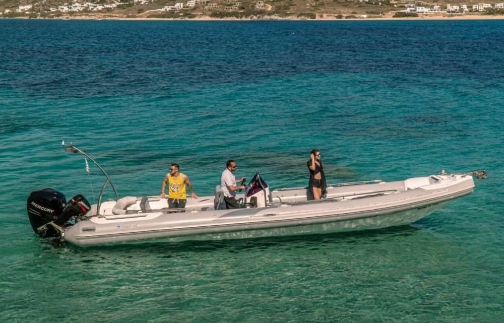 Escursione di mezza giornata alla scoperta di Naxos: una breve fuga in motoscafo.