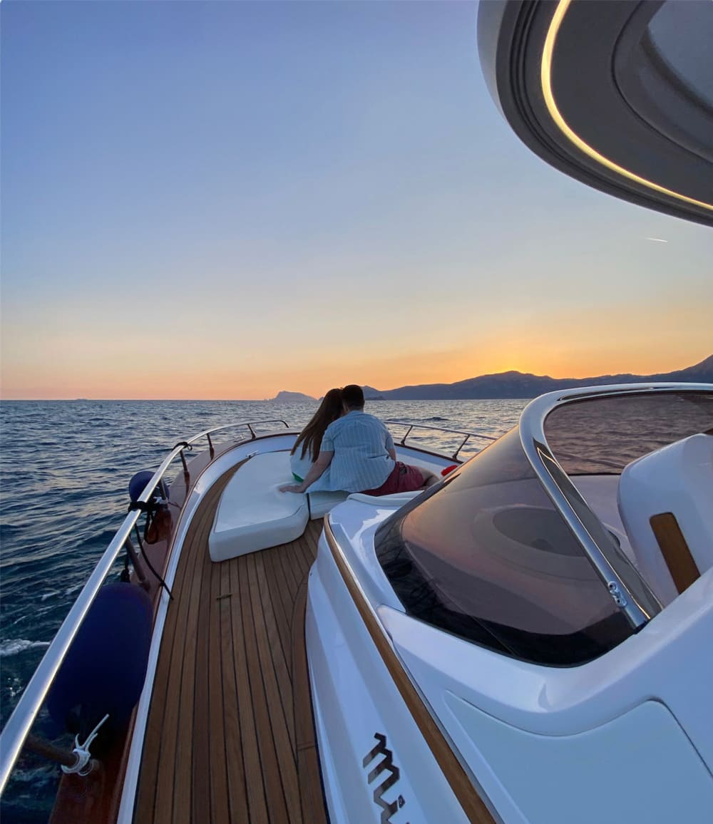 Fira med stil: Unika och oförglömliga evenemang ombord på Mimì 9.5 Elite