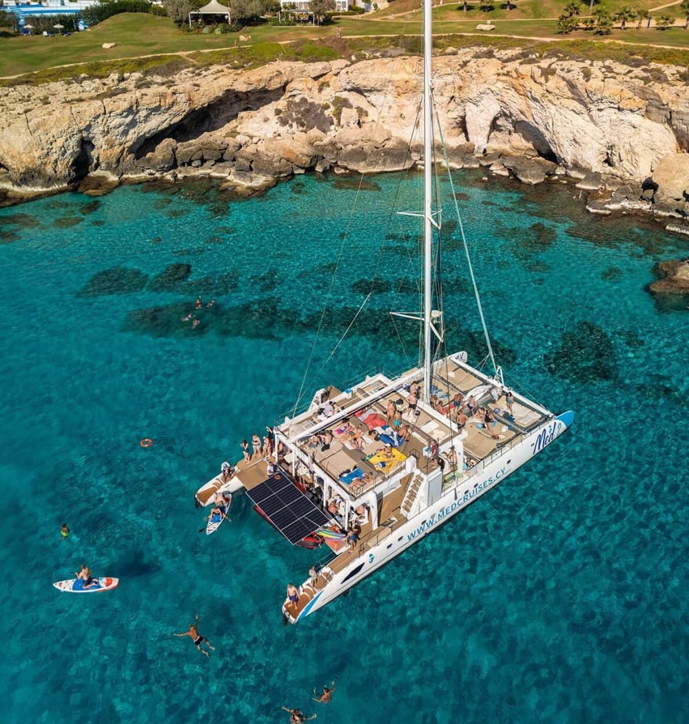 Neem 7 uur de tijd om de verborgen magie van Protaras vanuit de golven te ontdekken.