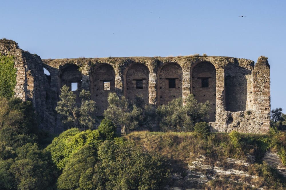 Lago de Garda em grande estilo: passeio de barco clássico de meio dia saindo de Salò