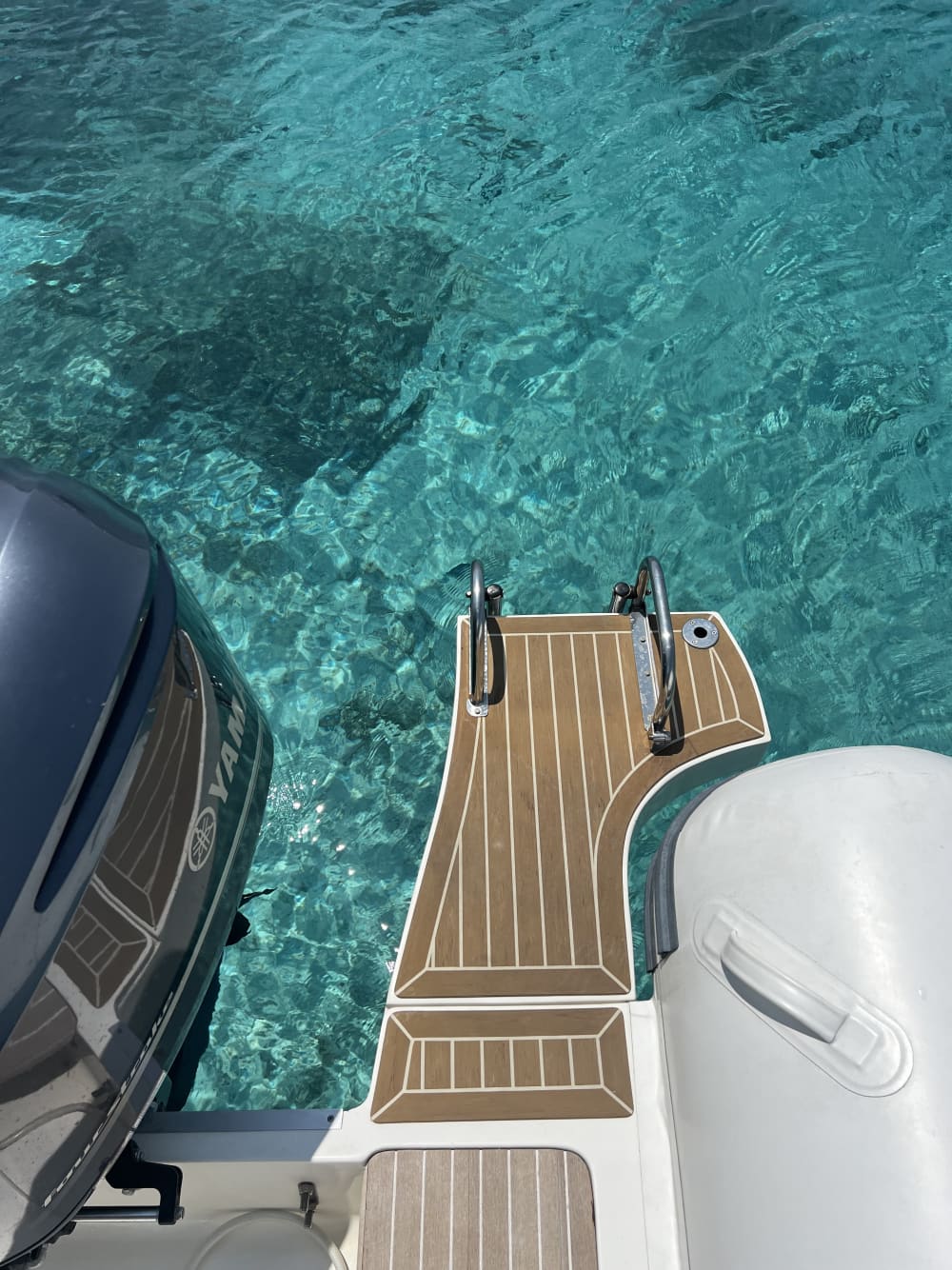 Mortorio Island and Le Camere, to live a unique and inimitable experience between two wild islands!