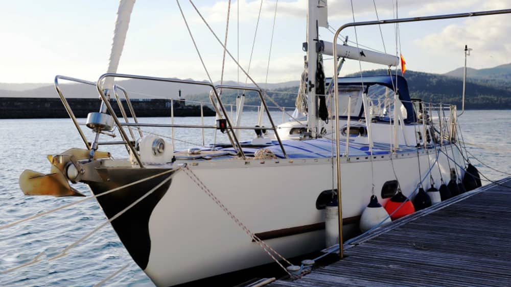 Njut av en dag till sjöss i Alicante på en segelbåt