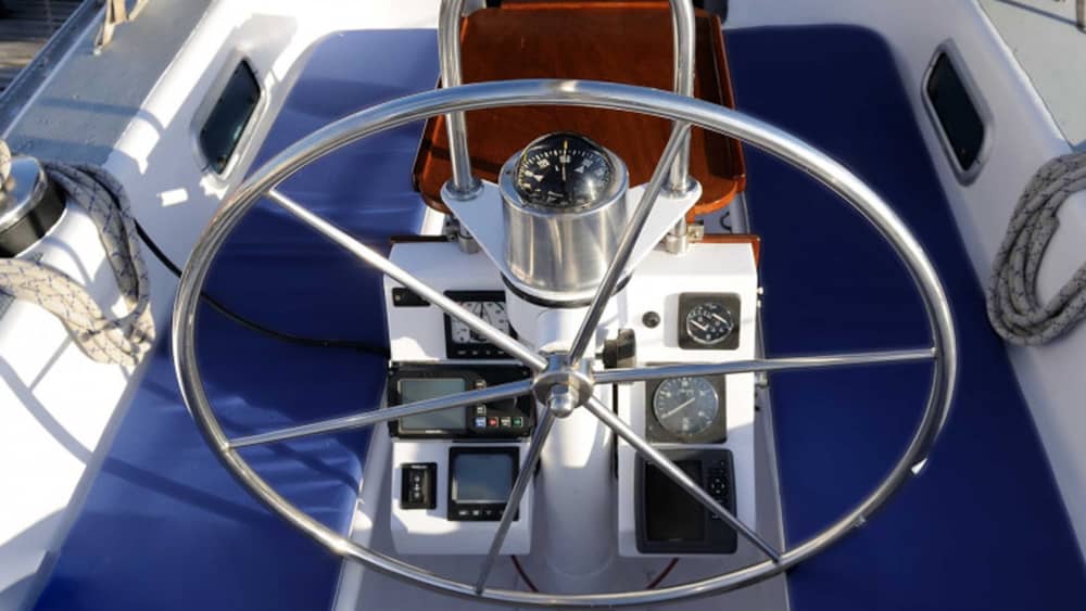 Njut av en dag till sjöss i Alicante på en segelbåt