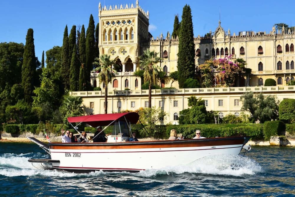 Rent a motorboat for 4h30 of fun