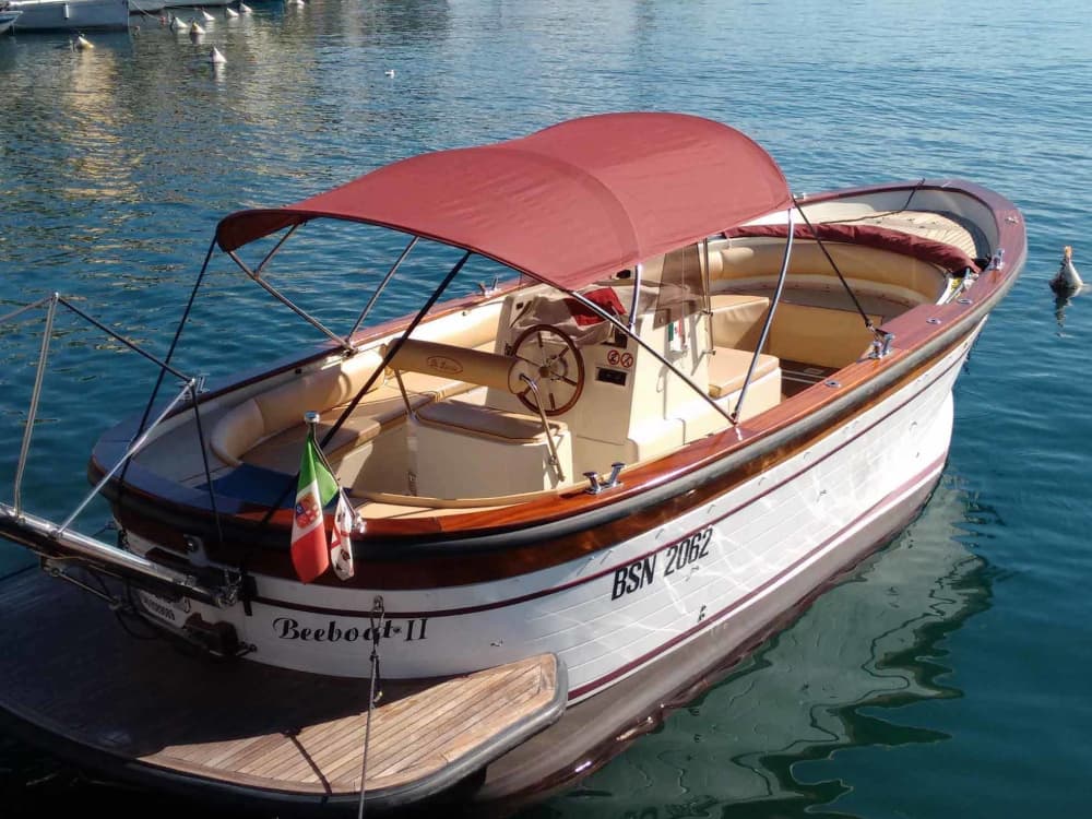 Rent a motorboat for 4h30 of fun