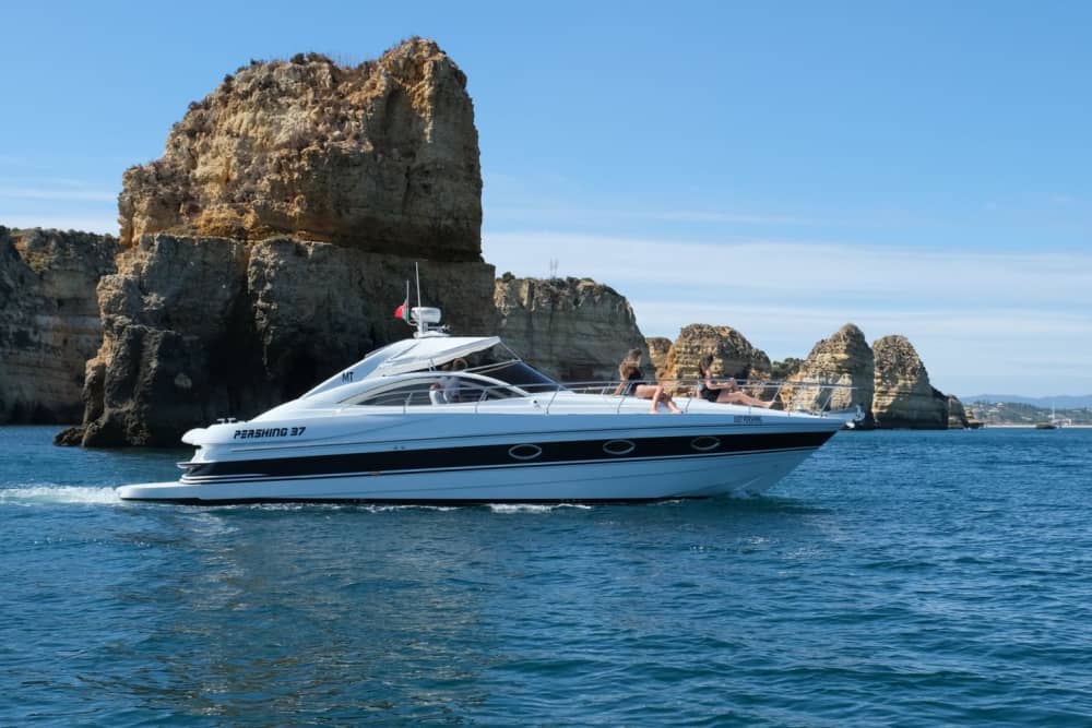 Między klifami a sekretnymi plażami – 3-godzinny rejs z Lagos