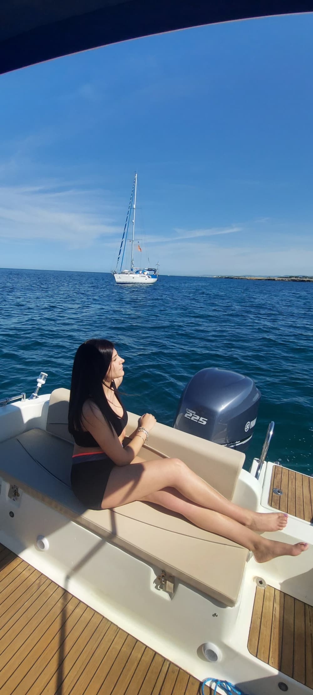 La tua barca a motore privata per una giornata intorno a Monopoli