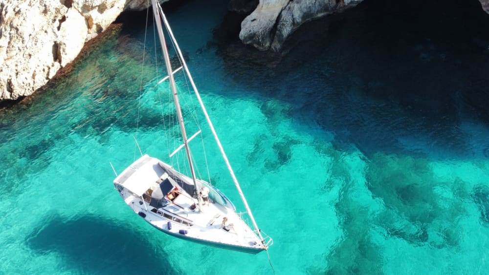 Full-day sailing experience in Porto Cristo