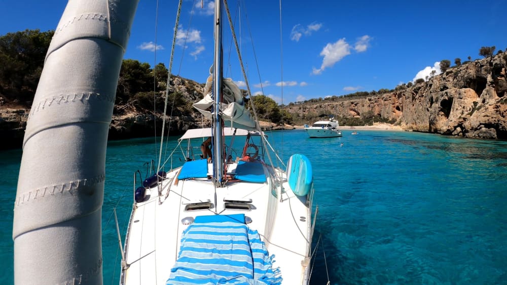 Full-day sailing experience in Porto Cristo