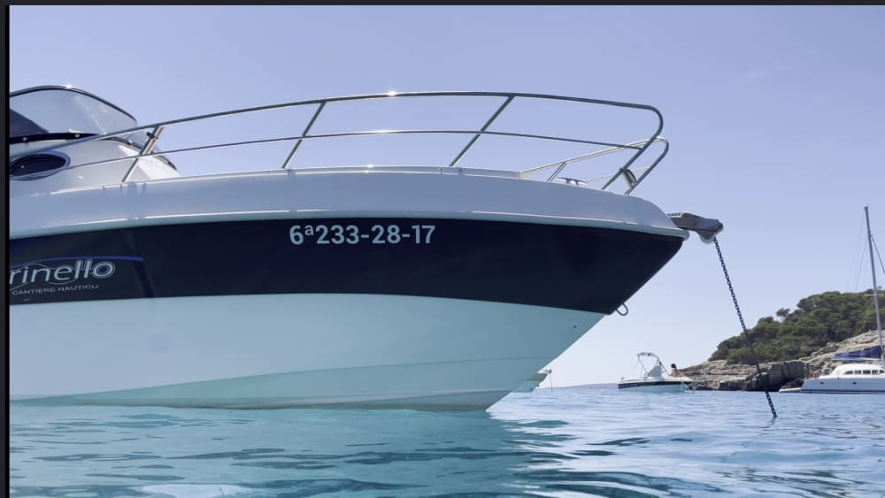 8 ore di sole e acque turchesi intorno alla Ciutadella di Minorca