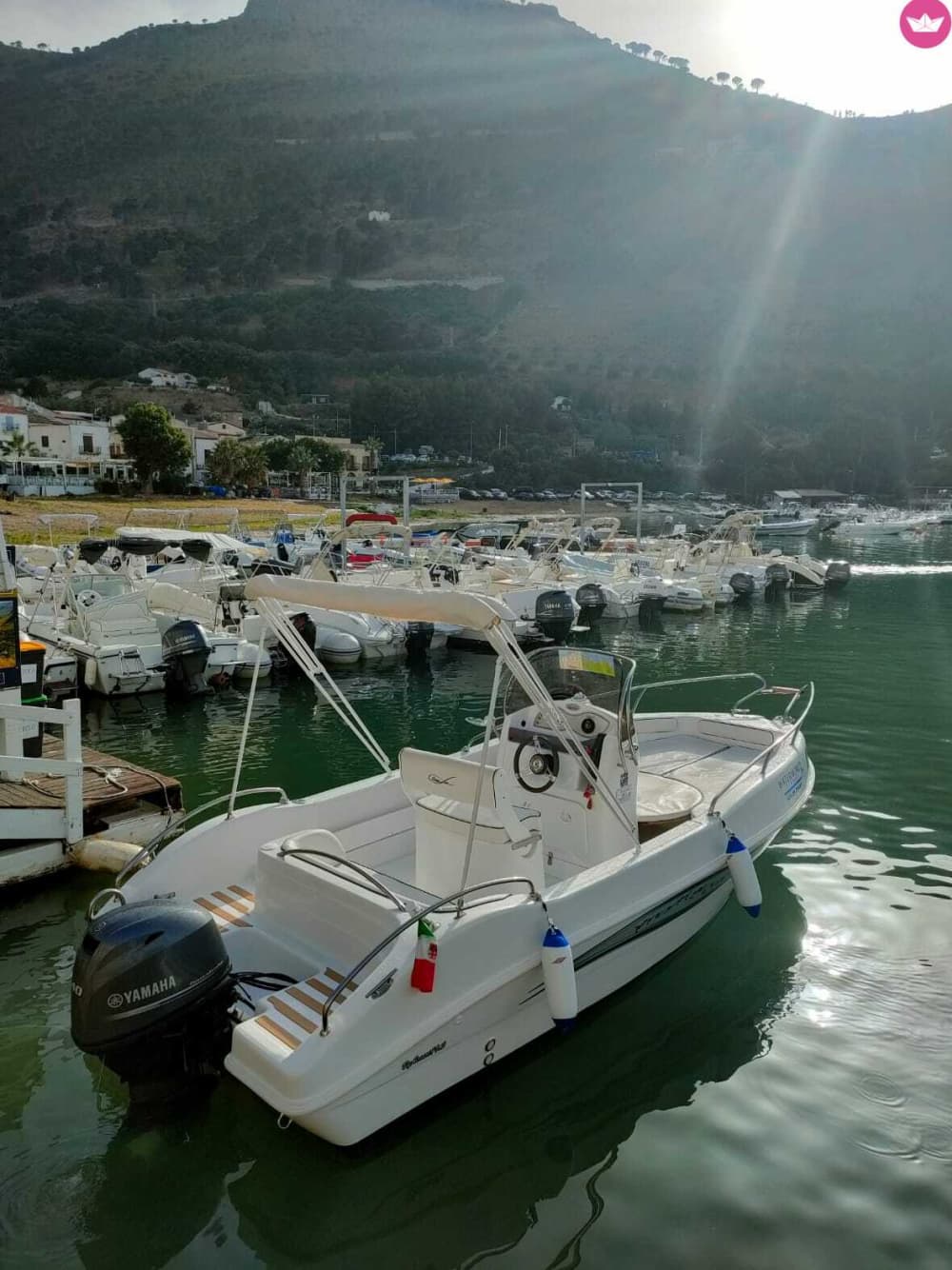 Excursión en barco entre Scopello y la Reserva Natural de Zingaro.
