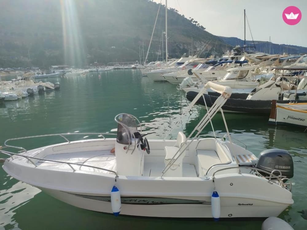 Excursión en barco entre Scopello y la Reserva Natural de Zingaro.