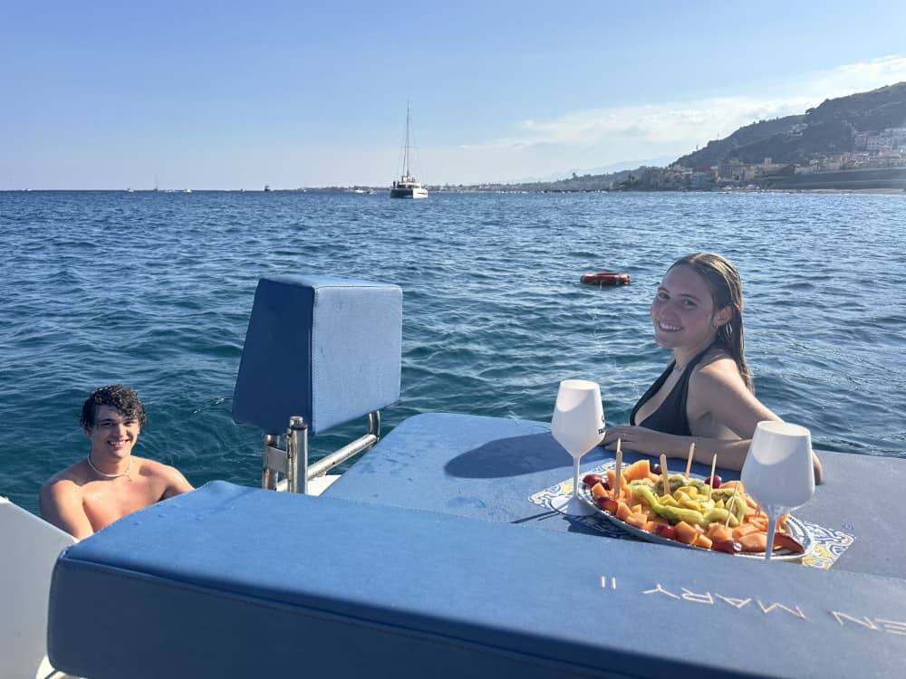 3 hours among caves and crystal-clear waters in Taormina