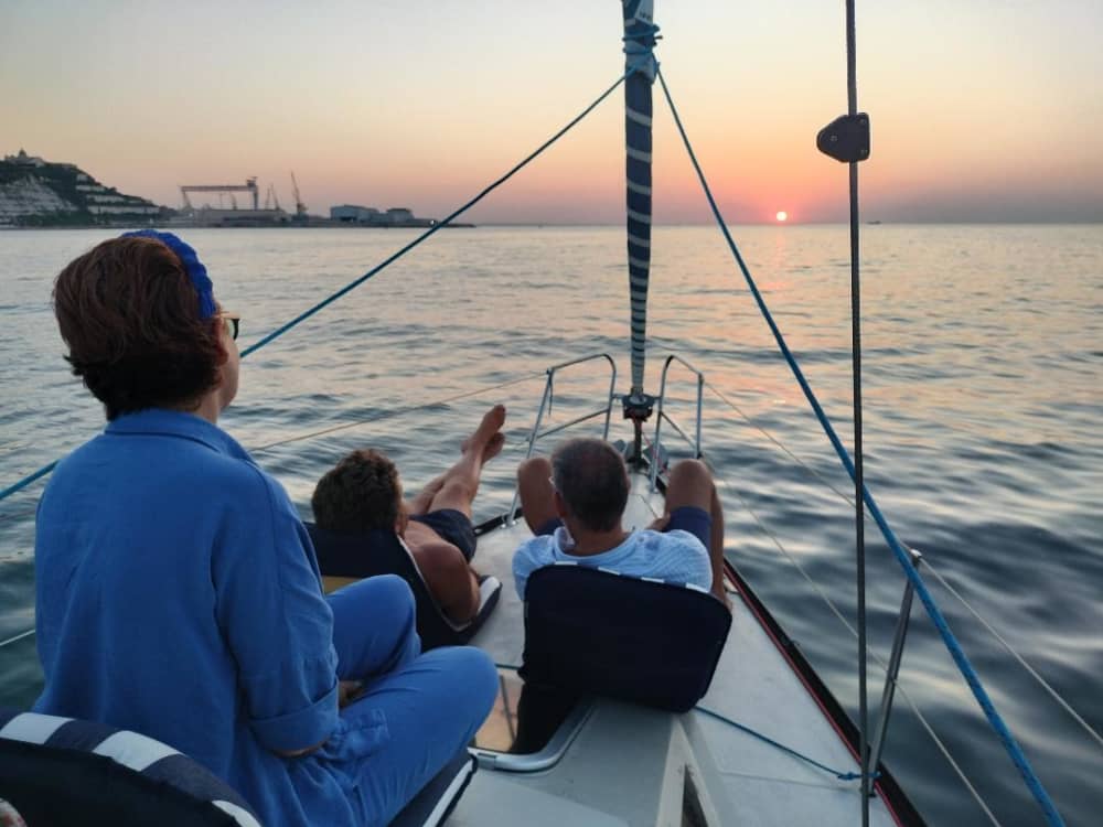 Tillbringa 8 timmar med att segla runt Ancona på en segelbåt