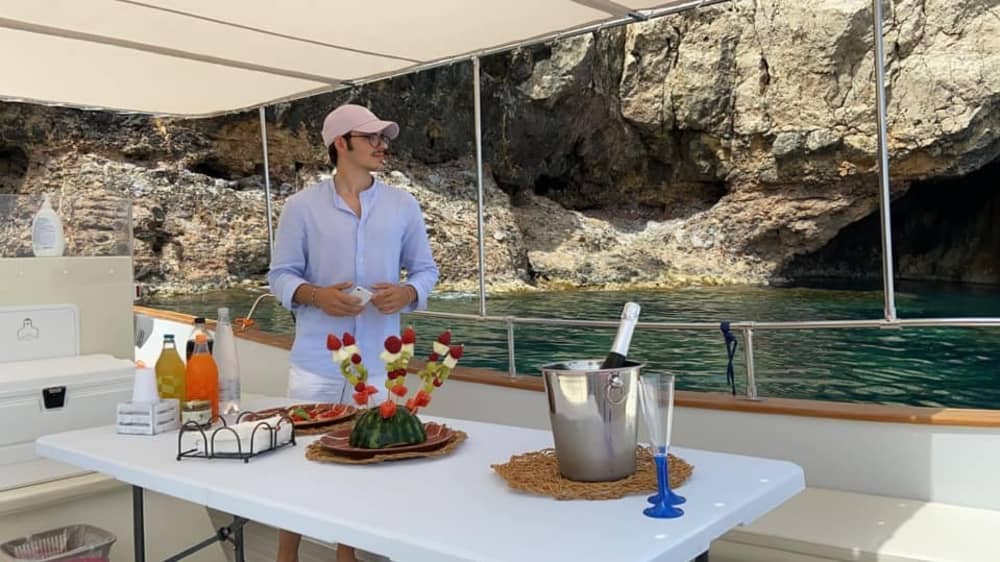 3h45 in Marzamemi: Half-day boat rental on this Gozzo Gozzo