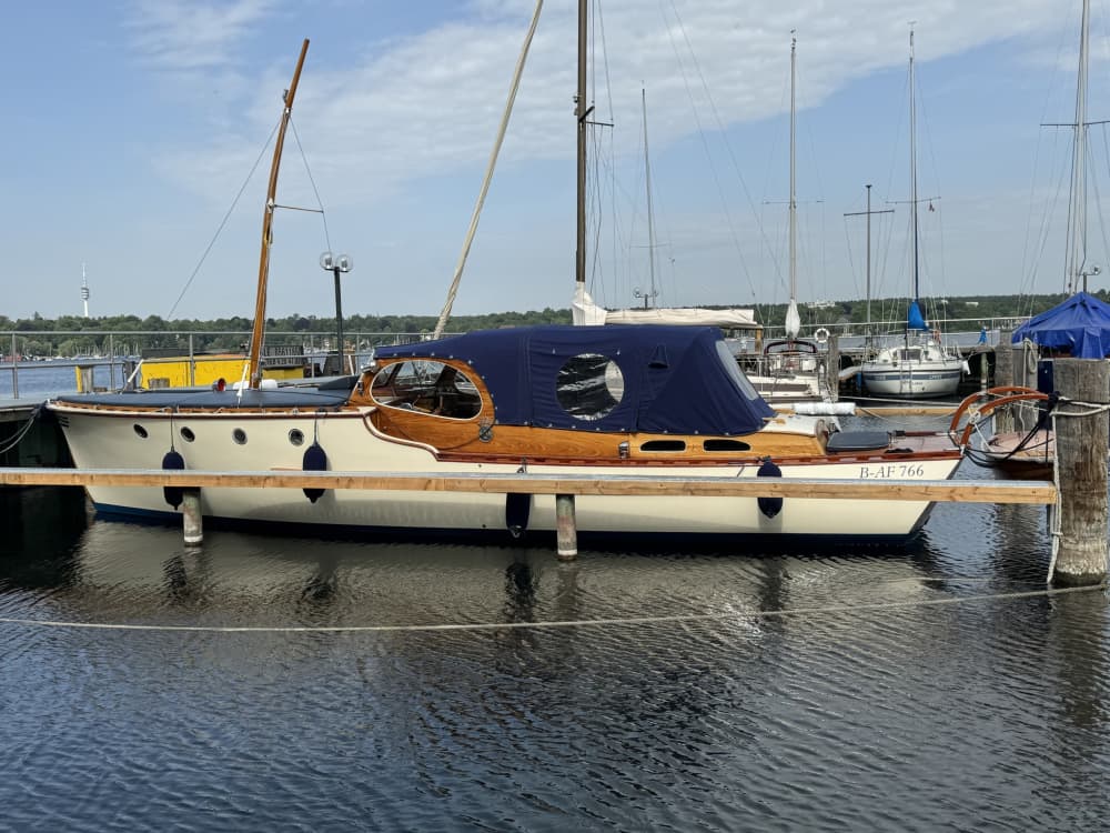 2h30 para descobrir Berlim em um barco a motor.
