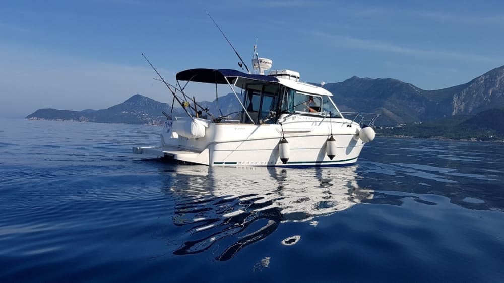 Private boat trip around Bar on a motorboat