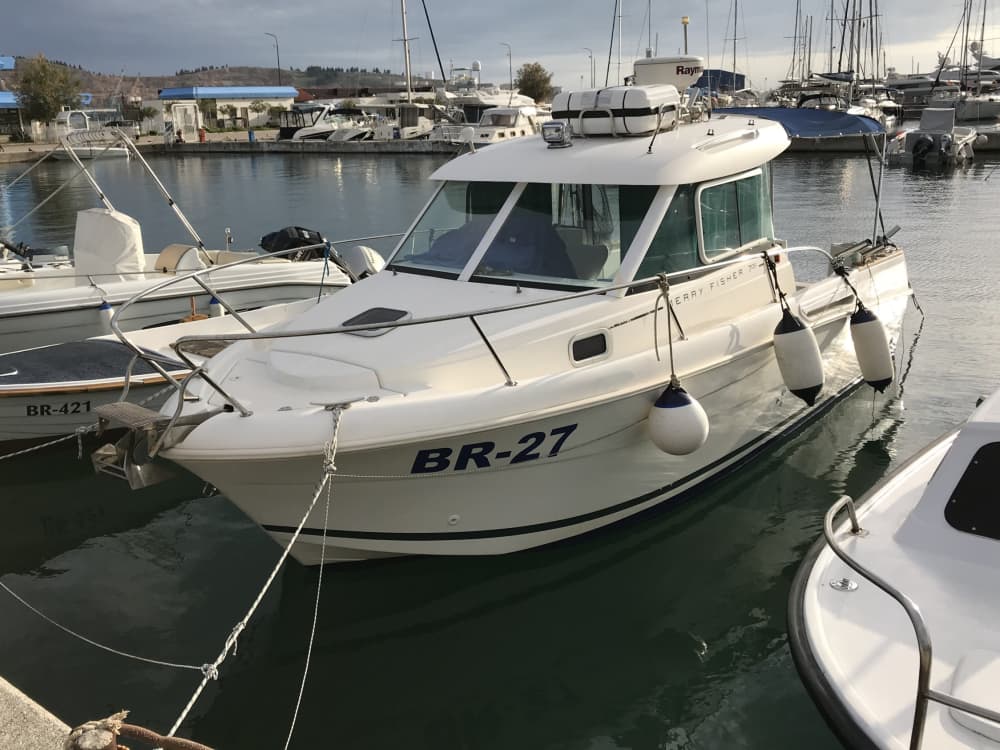 Private boat trip around Bar on a motorboat