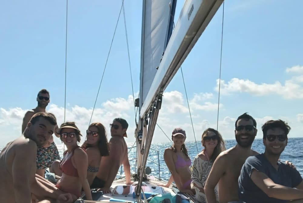 Discover Santa Pola on a sailboat for a full day