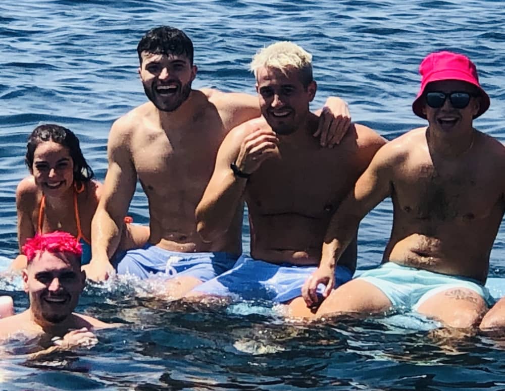 Scopri Santa Pola a bordo di una barca a vela per un'intera giornata.