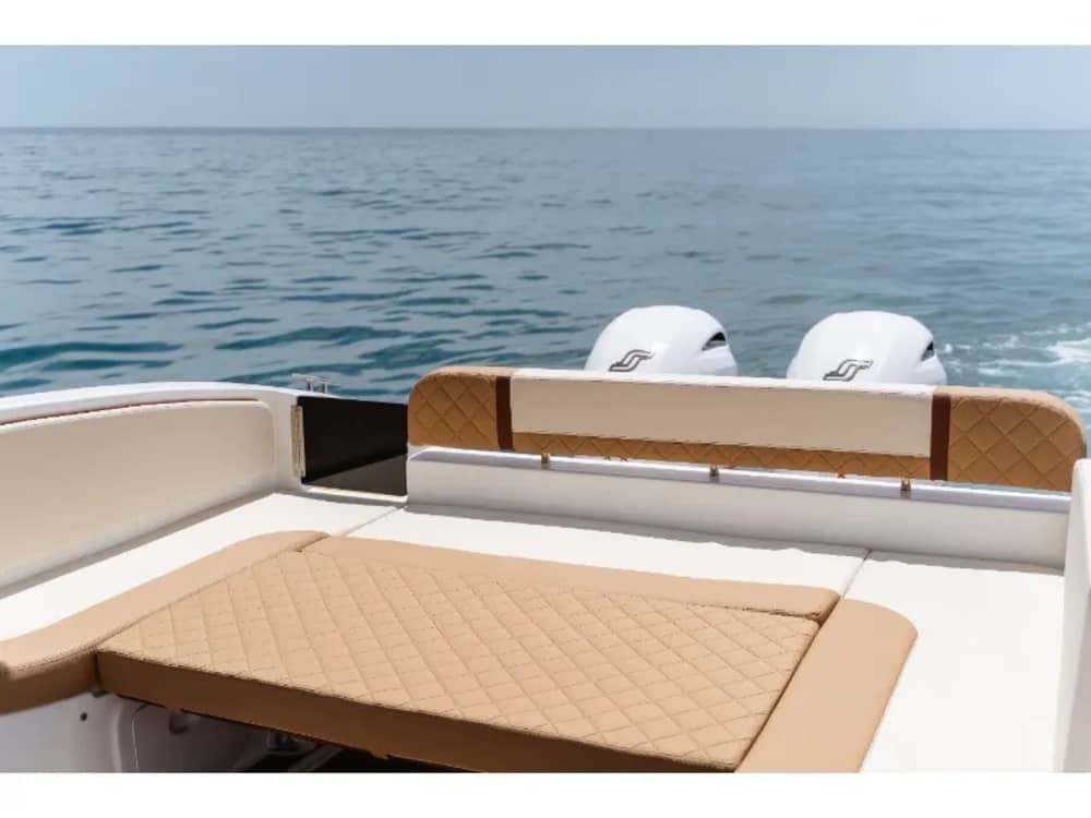 Ihr Tag in La Herradura: Mieten Sie ein Motorboot für einen ganzen Tag voller Entdeckungen