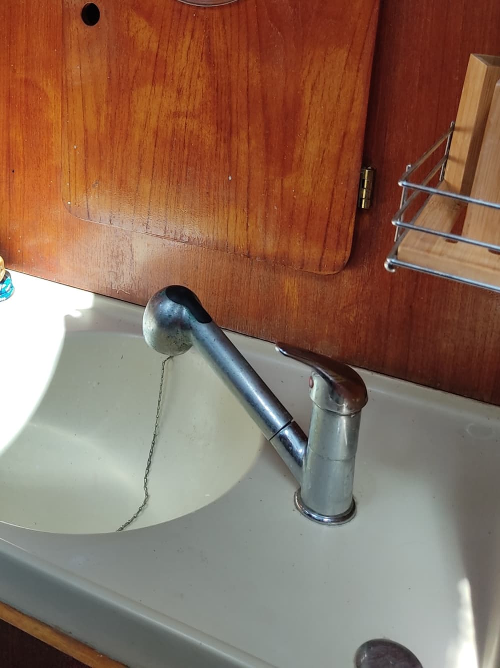 Zet koers naar plezier: een hele dag authentiek zeilen in Cannes op een zeilboot.