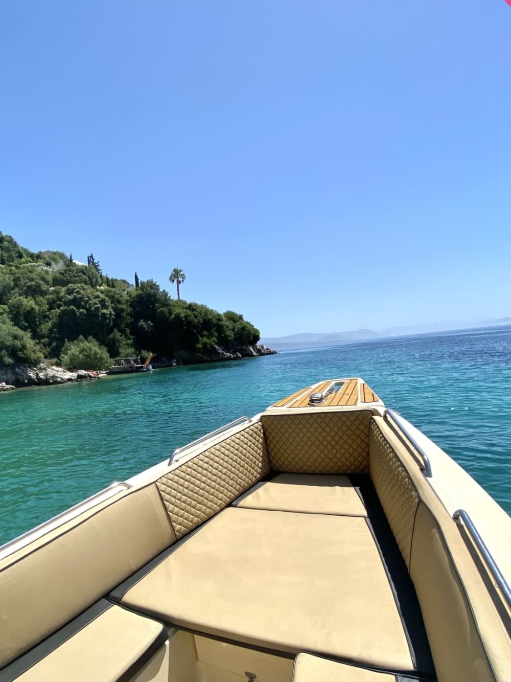 Ontdek Corfu per boot – Een dag vol eilandavonturen