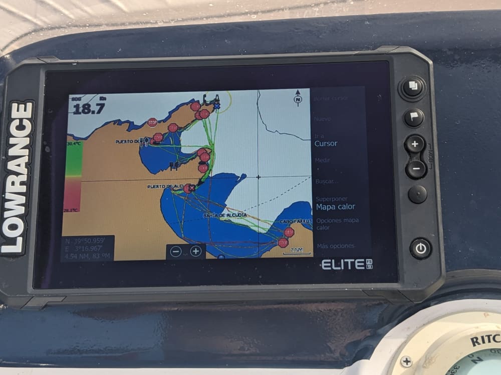 Descubra as margens de Alcúdia: um passeio de um dia inteiro a bordo de uma lancha.