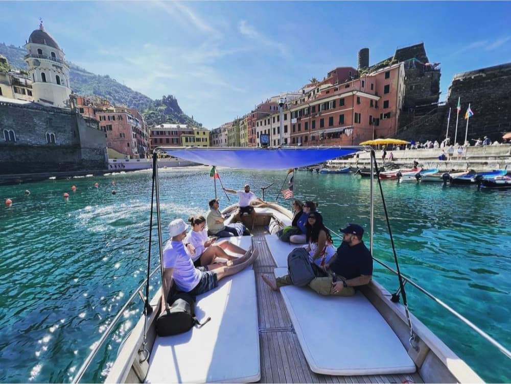 Enjoy 8 hours aboard a Ligurian gozzo in La Spezia