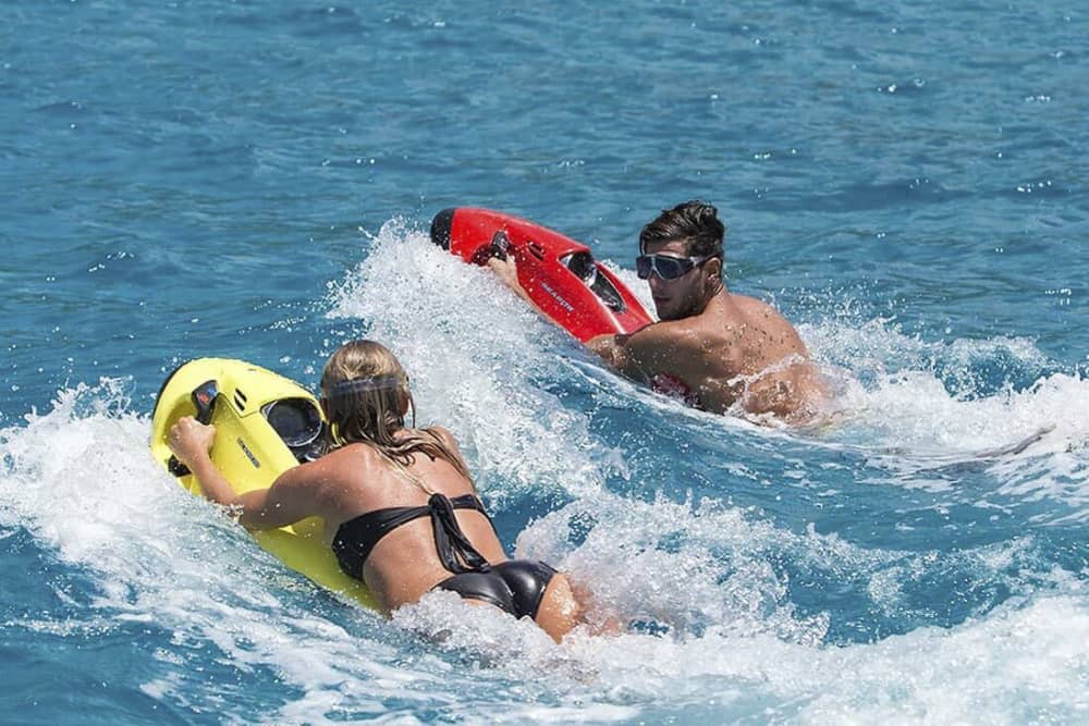 Explora Barcelona por mar: Chárter de 4 horas