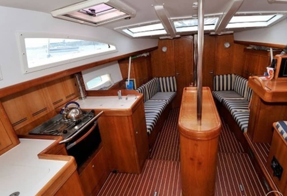 Découvrez Arradon lors d'une excursion d'une journée en voilier.