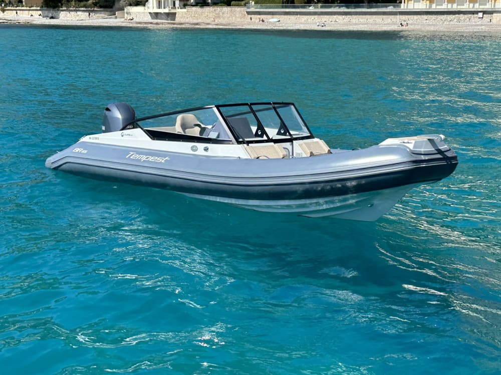 Απολαύστε 8 ώρες σε ένα μηχανοκίνητο σκάφος για να εξερευνήσετε το Saint-Jean-Cap-Ferrat