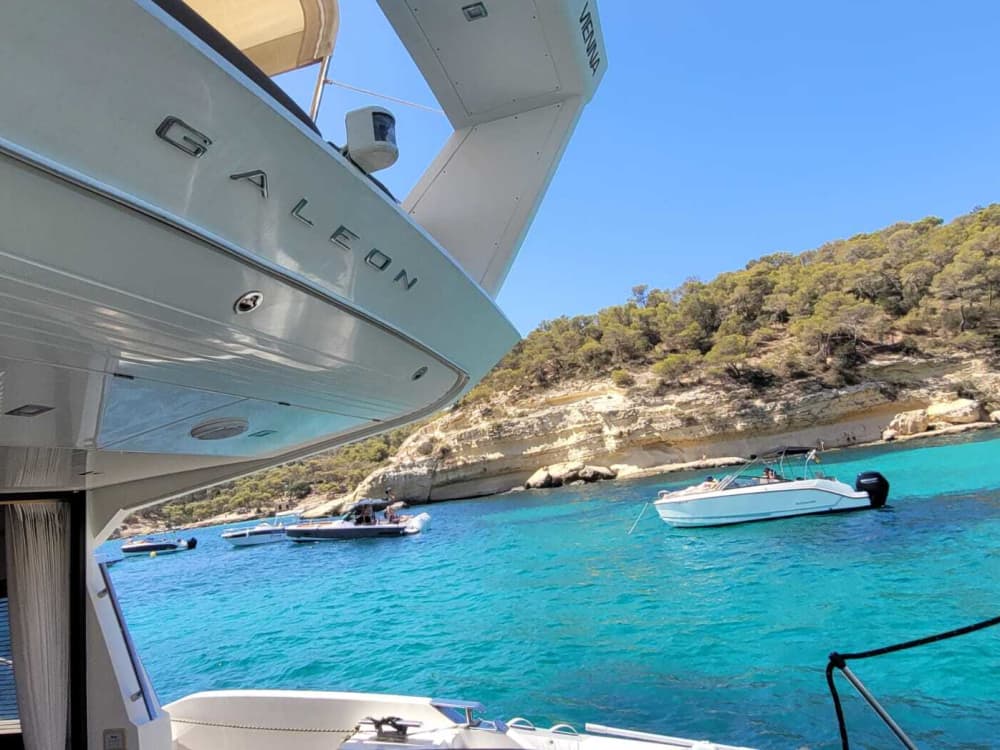 Explore as enseadas mais emblemáticas de Maiorca: 8 horas em um iate