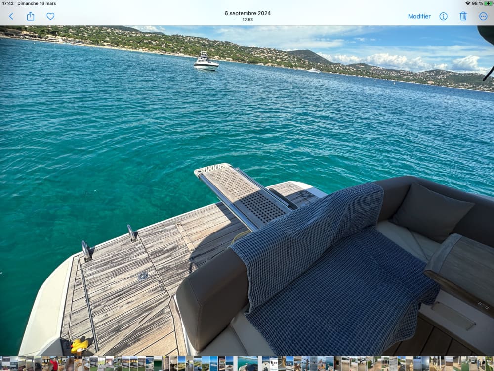 Descubre Saint-Tropez en lancha motora durante 6 horas.