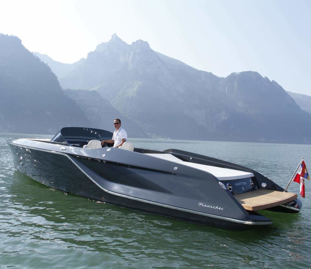 Votre journée à Augustow : louez ce Frauscher Fantom 858 pour une journée complète de découverte.